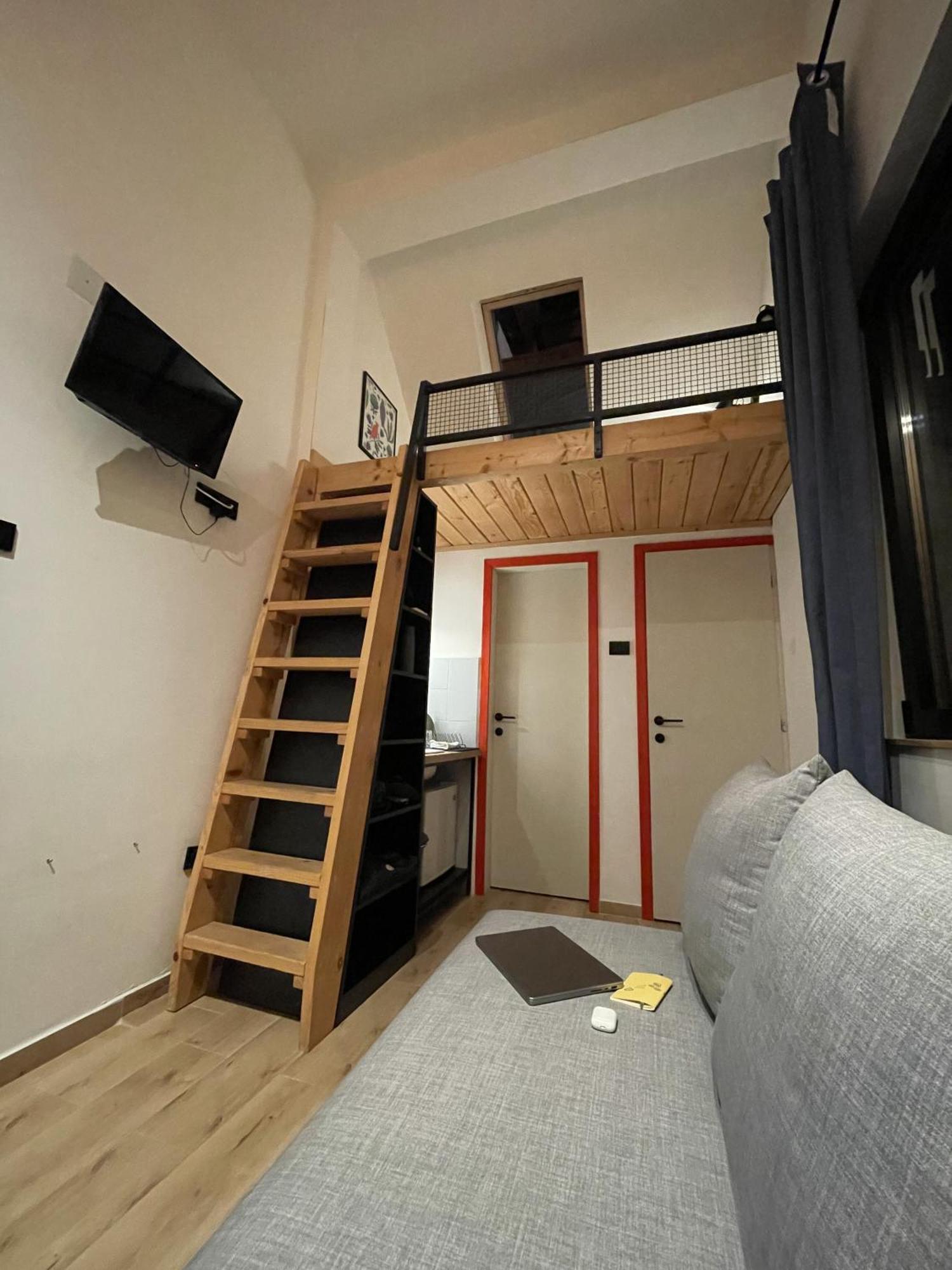Montana Hotel Lisina Luaran gambar